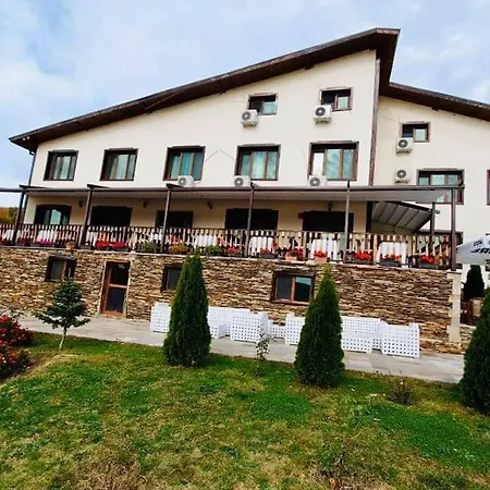 Family Borovitsa Hotell 2*