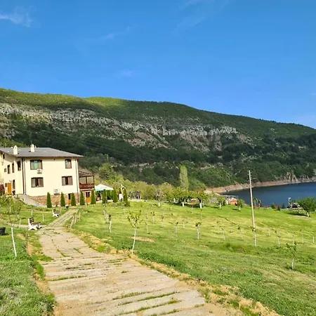 Family Borovitsa Hotell